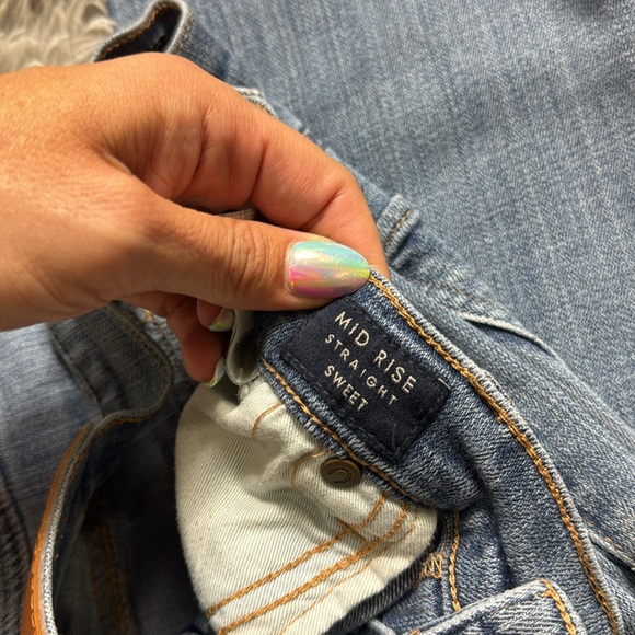 Lucky Brand light wash mid rise  Straight sweet  Leg Jeans size 6 - Picture 4 of 8